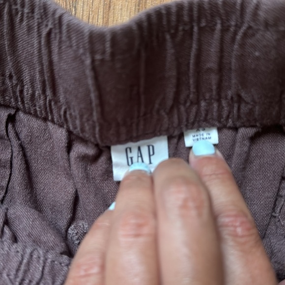 GAP SHORTS - Picture 2 of 3